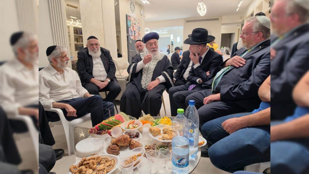 המשב"ק: עוגת הגבינה מהחסידים והאדמו"ר שניקה את ביהמ"ד