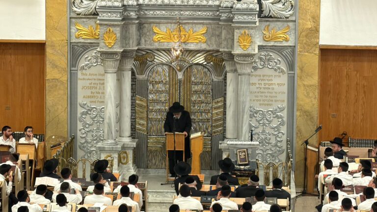 מרן הגרמ"ה הירש בישיבת