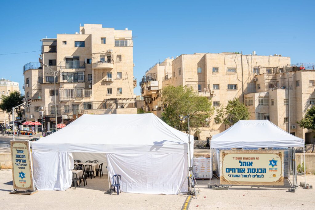 שנה רביעית לפרויקט האוהלים בדרך לכותל המערבי בשבועות