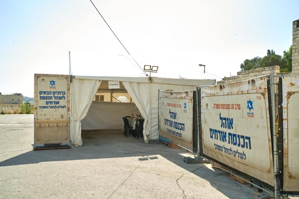שנה רביעית לפרויקט האוהלים בדרך לכותל המערבי בשבועות