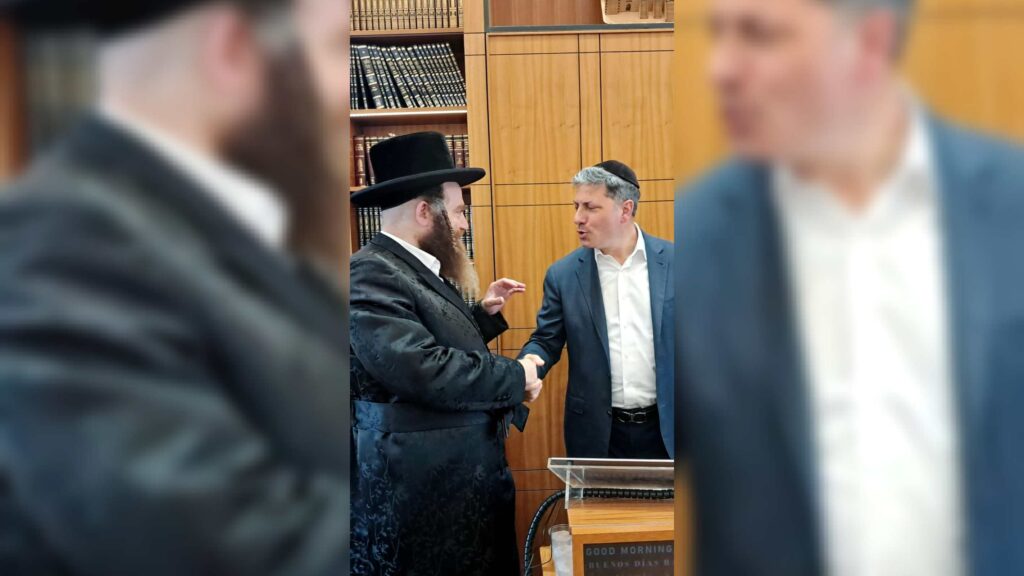 המשב"ק: עוגת הגבינה מהחסידים והאדמו"ר שניקה את ביהמ"ד