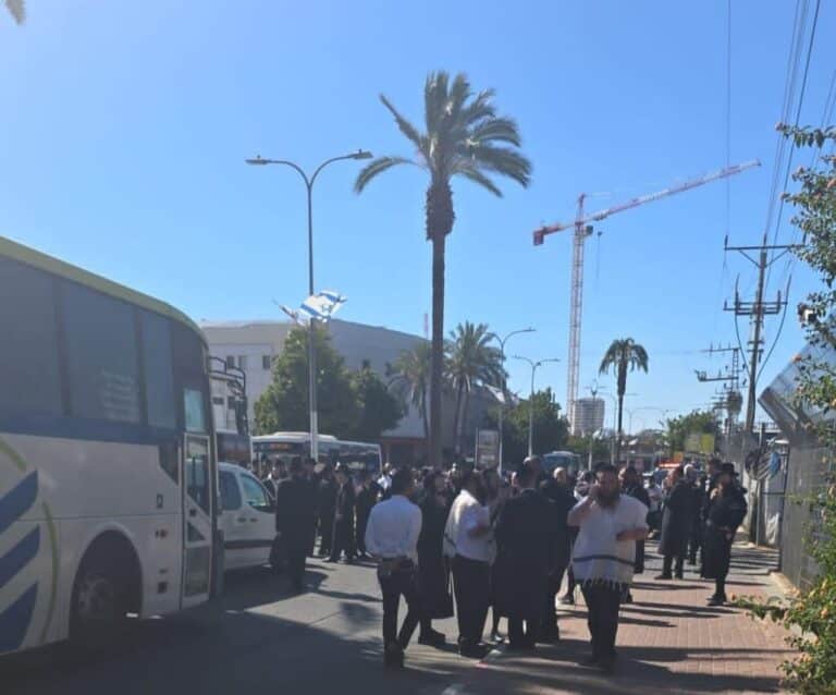 קרית גת: דרמה לפני שבת – הגיע לעזור לשוטרים ונעצר כעריק