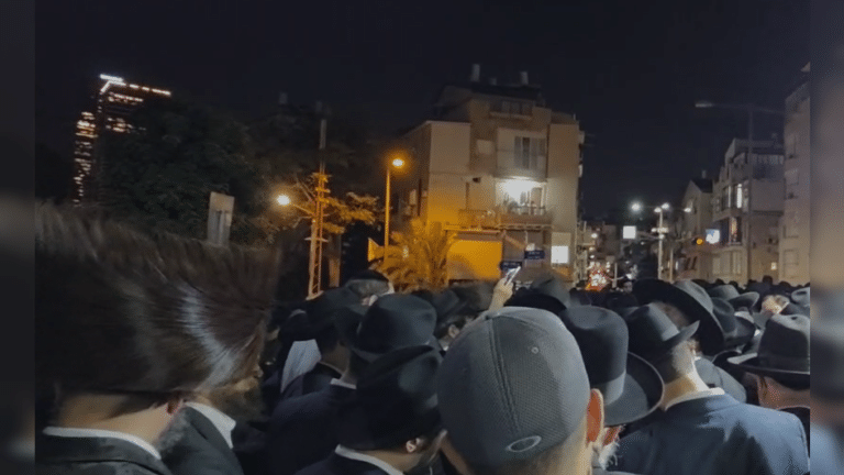 זקוקים לנו: מרת איילה דוידזון שאיבדה את תינוקה בן החודש נפטרה