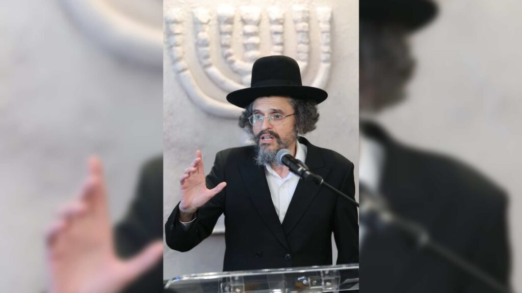 גדולי ישראל מגייסים את יהדות ארה"ב למען עולם התורה בארץ ישראל גדולי ישראל מגייסים את יהדות ארה"ב למען עולם התורה בארץ ישראל
