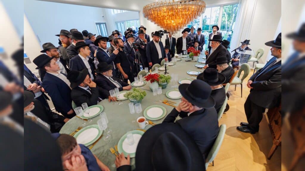 גדולי ישראל מגייסים את יהדות ארה"ב למען עולם התורה בארץ ישראל גדולי ישראל מגייסים את יהדות ארה"ב למען עולם התורה בארץ ישראל