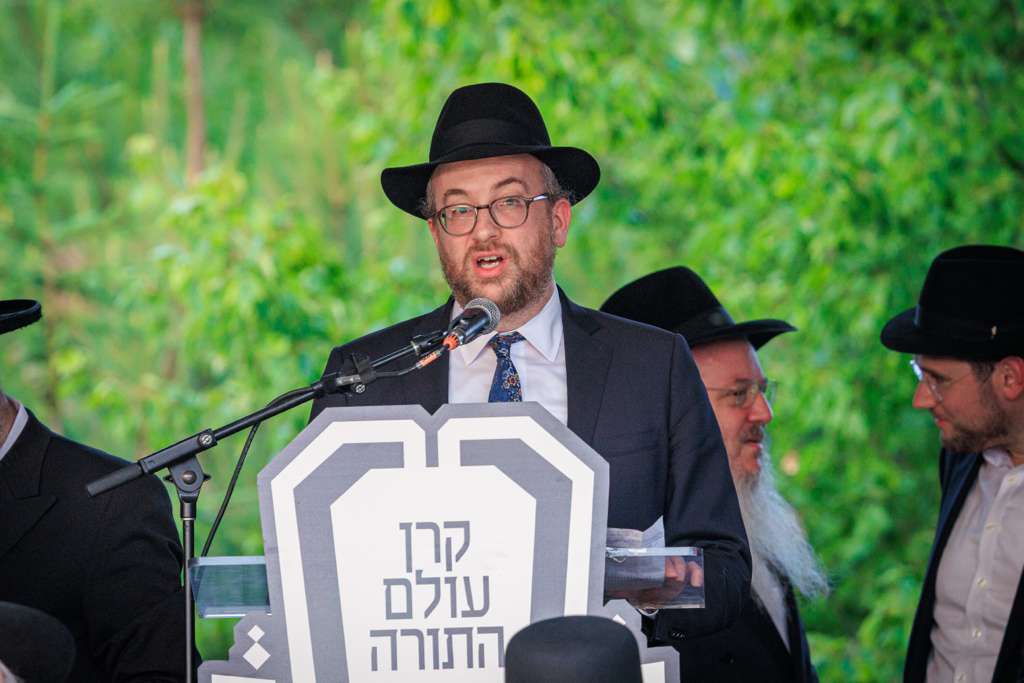גלריה: השיא בלייקווד - רבבות שרו את ניגונו של המשגיח גלריה: השיא בלייקווד - רבבות שרו את ניגונו של המשגיח