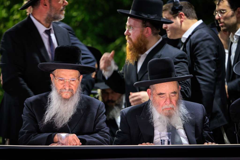 גלריה: השיא בלייקווד - רבבות שרו את ניגונו של המשגיח גלריה: השיא בלייקווד - רבבות שרו את ניגונו של המשגיח