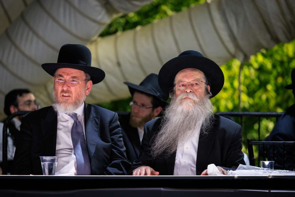 גלריה: השיא בלייקווד - רבבות שרו את ניגונו של המשגיח גלריה: השיא בלייקווד - רבבות שרו את ניגונו של המשגיח