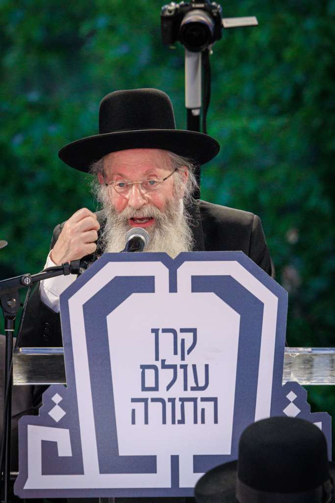 גלריה: השיא בלייקווד - רבבות שרו את ניגונו של המשגיח גלריה: השיא בלייקווד - רבבות שרו את ניגונו של המשגיח