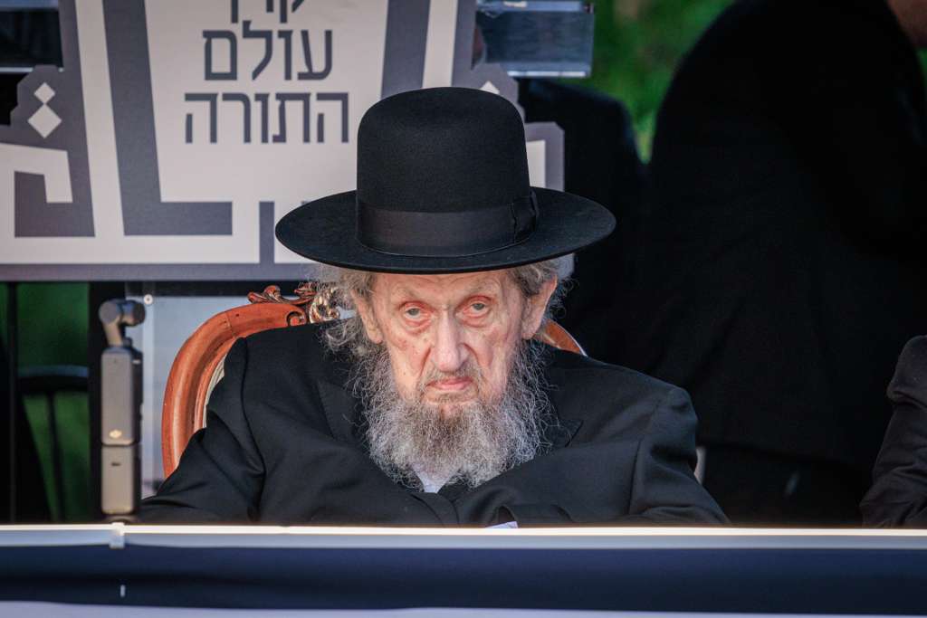 גלריה: השיא בלייקווד - רבבות שרו את ניגונו של המשגיח גלריה: השיא בלייקווד - רבבות שרו את ניגונו של המשגיח