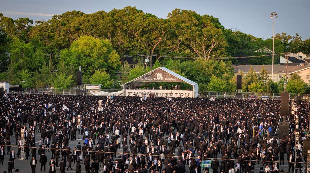 תיעוד: רבבות יהודי ליקווד קיבלו את פני מרן הגר"ד לנדו