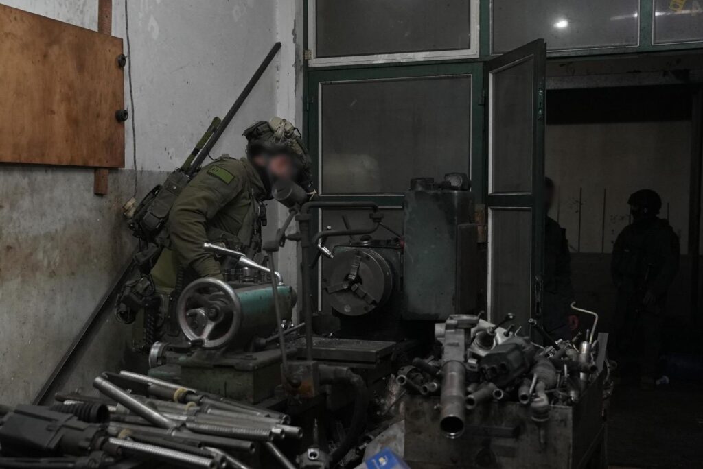 בירת הטרור החדשה: החנויות התמימות הפכו למחסני נשק בירת הטרור החדשה: החנויות התמימות הפכו למחסני נשק