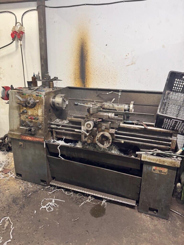בירת הטרור החדשה: החנויות התמימות הפכו למחסני נשק בירת הטרור החדשה: החנויות התמימות הפכו למחסני נשק