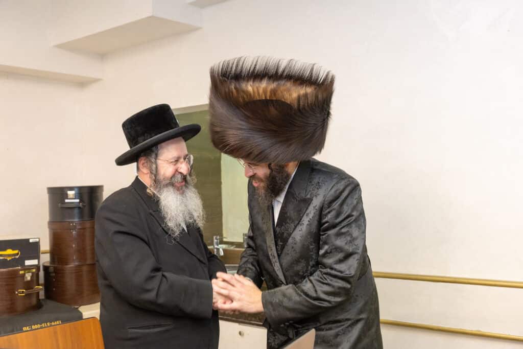 גלריה: בכירי העירייה בשבע ברכות של שלומי אמונים