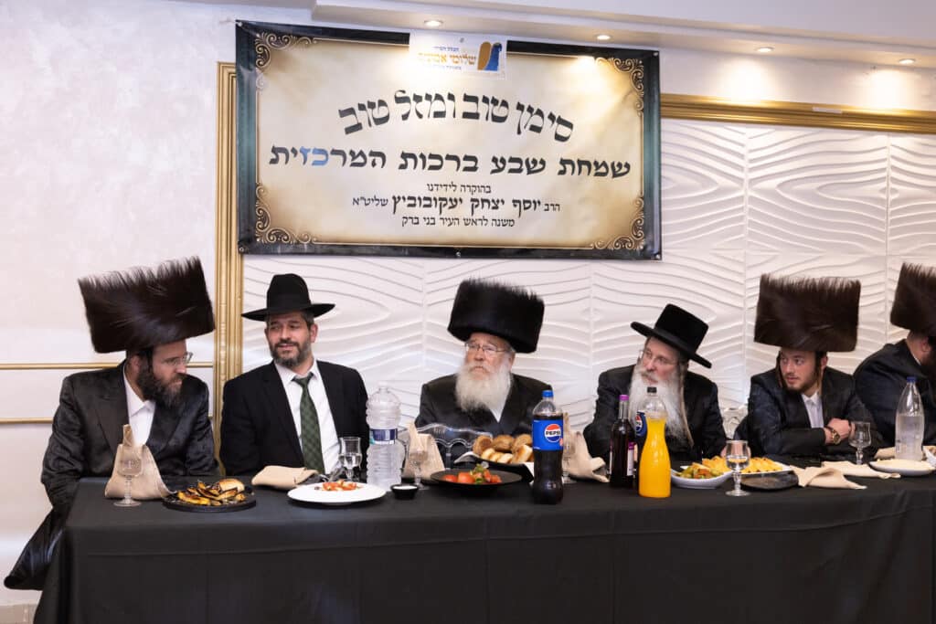 גלריה: בכירי העירייה בשבע ברכות של שלומי אמונים
