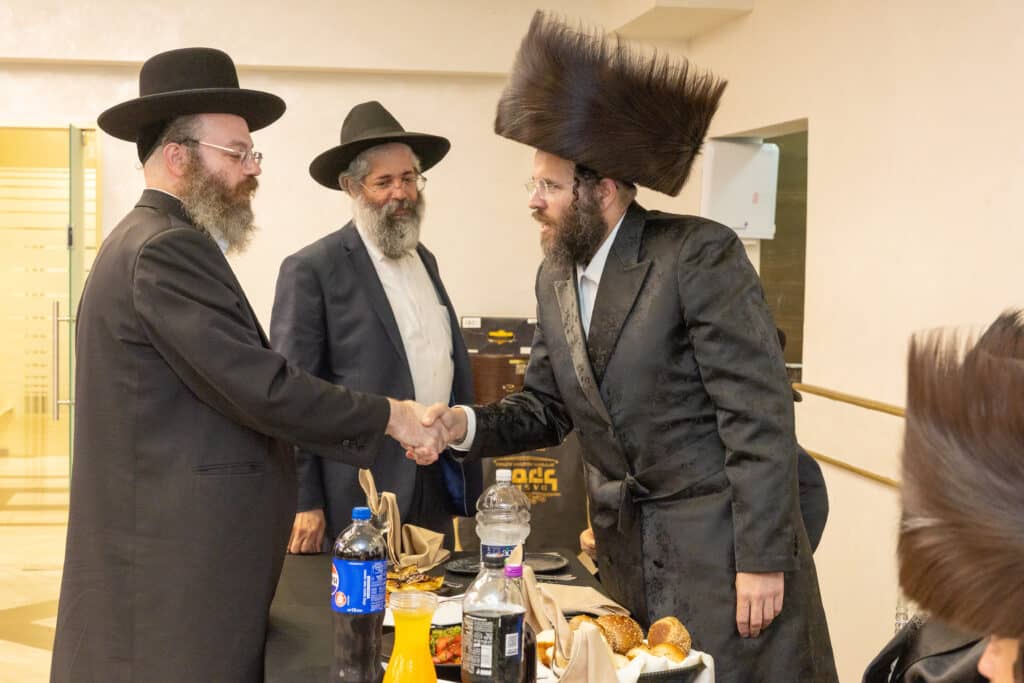 גלריה: בכירי העירייה בשבע ברכות של שלומי אמונים