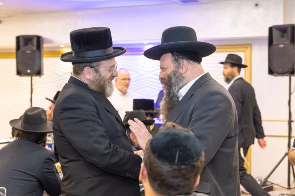 גלריה: בכירי העירייה בשבע ברכות של שלומי אמונים