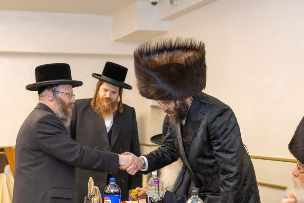 גלריה: בכירי העירייה בשבע ברכות של שלומי אמונים