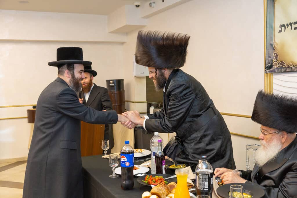 גלריה: בכירי העירייה בשבע ברכות של שלומי אמונים
