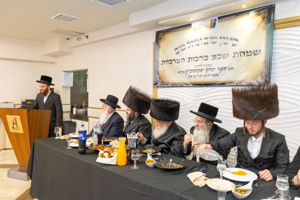 גלריה: בכירי העירייה בשבע ברכות של שלומי אמונים