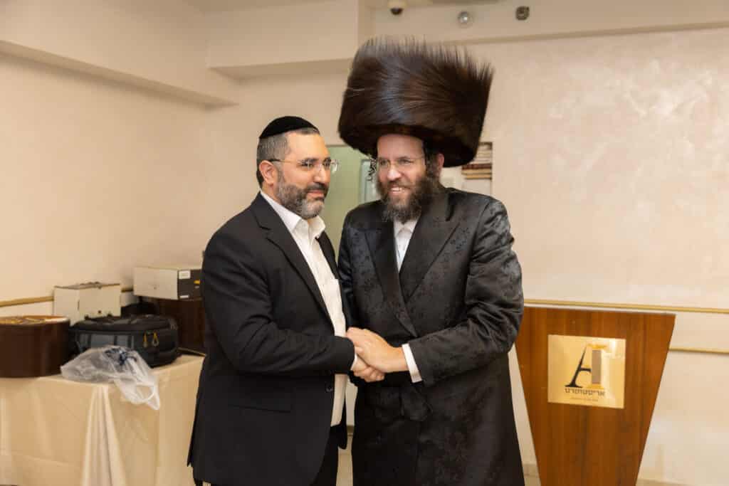 גלריה: בכירי העירייה בשבע ברכות של שלומי אמונים