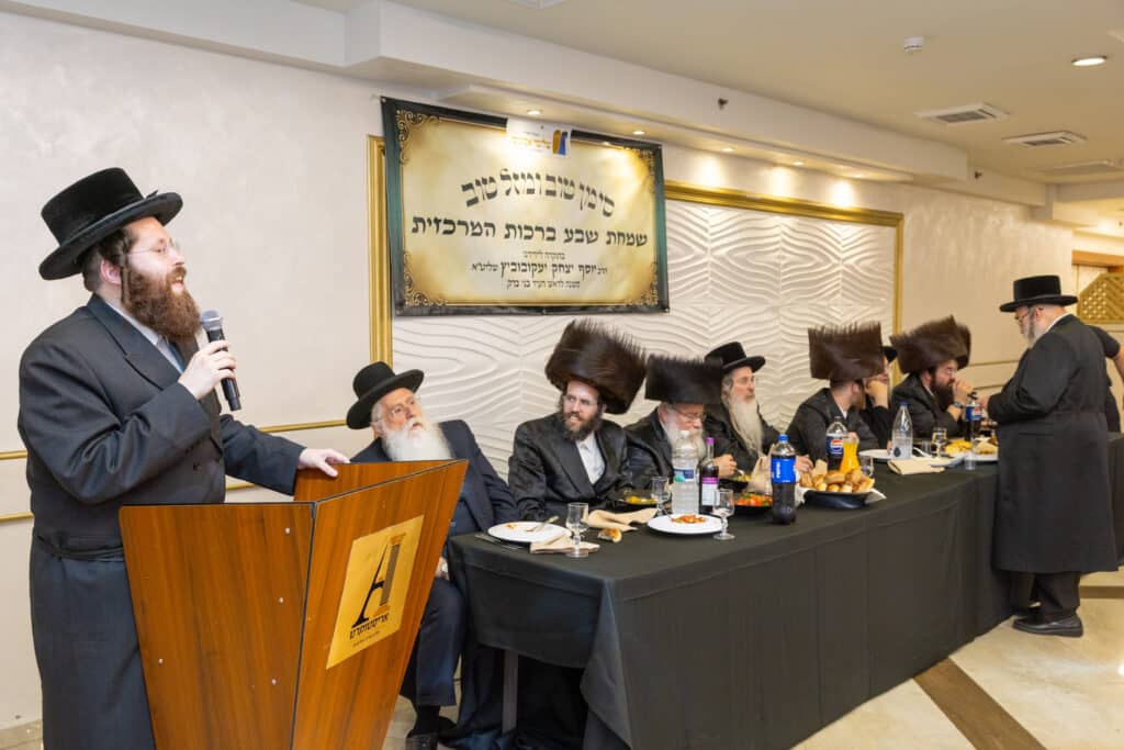 גלריה: בכירי העירייה בשבע ברכות של שלומי אמונים