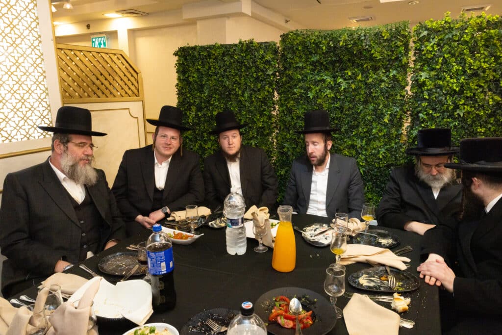 גלריה: בכירי העירייה בשבע ברכות של שלומי אמונים