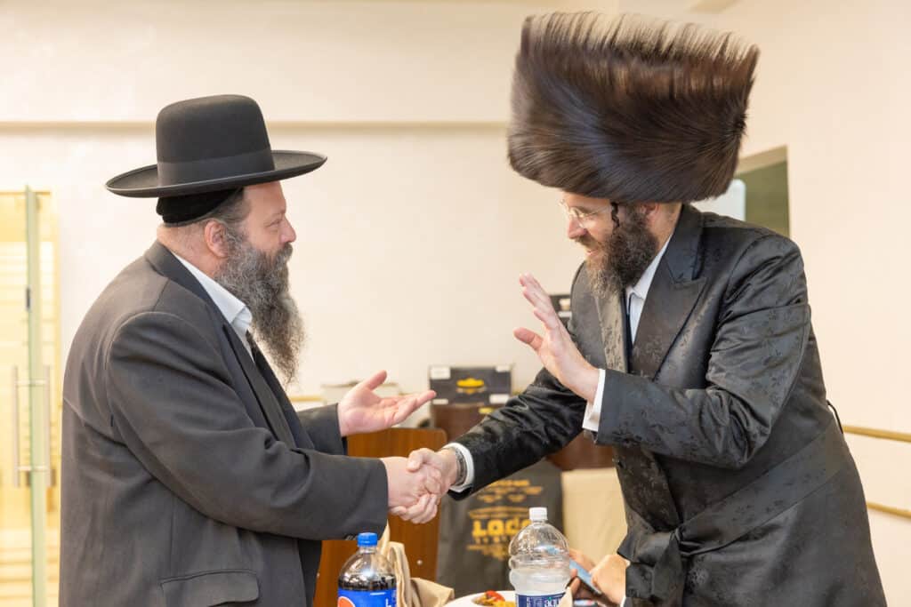 גלריה: בכירי העירייה בשבע ברכות של שלומי אמונים