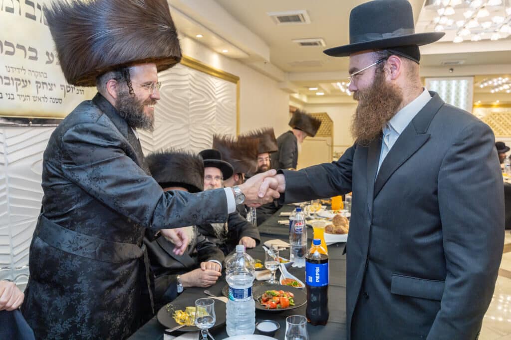 גלריה: בכירי העירייה בשבע ברכות של שלומי אמונים