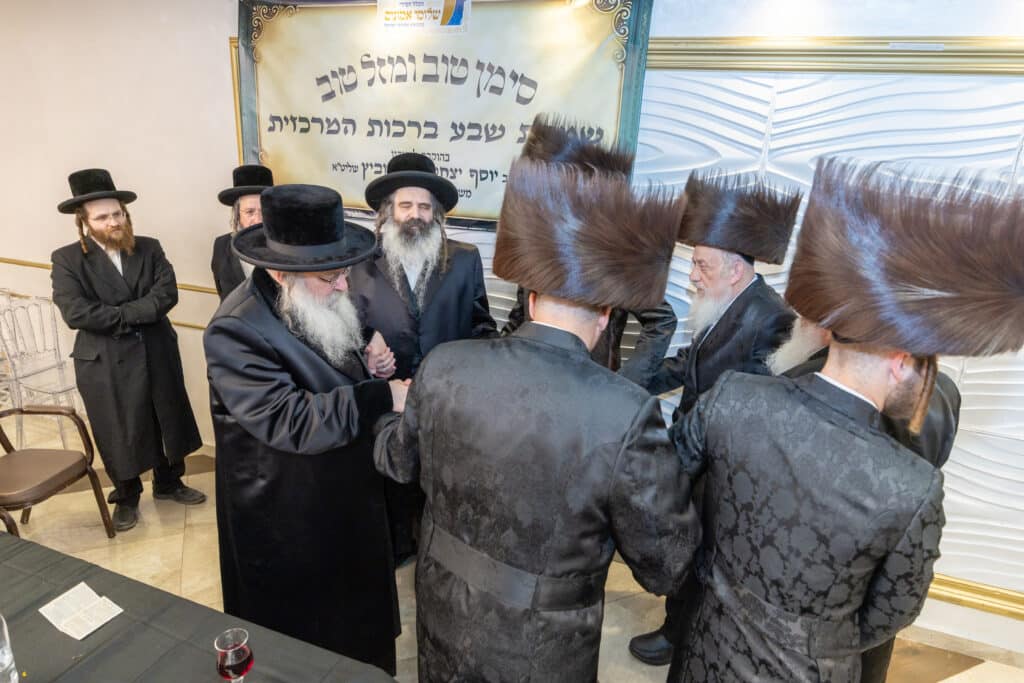 גלריה: בכירי העירייה בשבע ברכות של שלומי אמונים