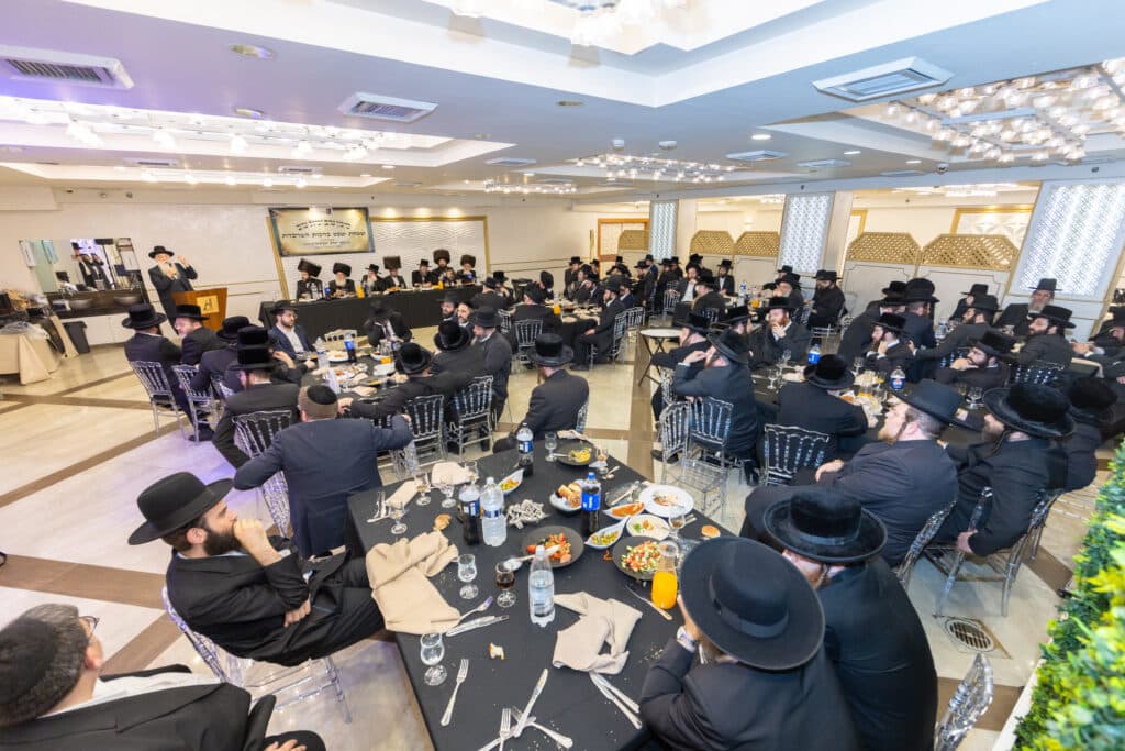 גלריה: בכירי העירייה בשבע ברכות של שלומי אמונים