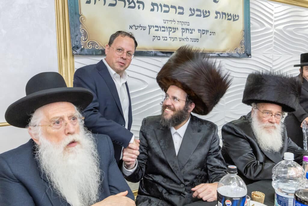 גלריה: בכירי העירייה בשבע ברכות של שלומי אמונים