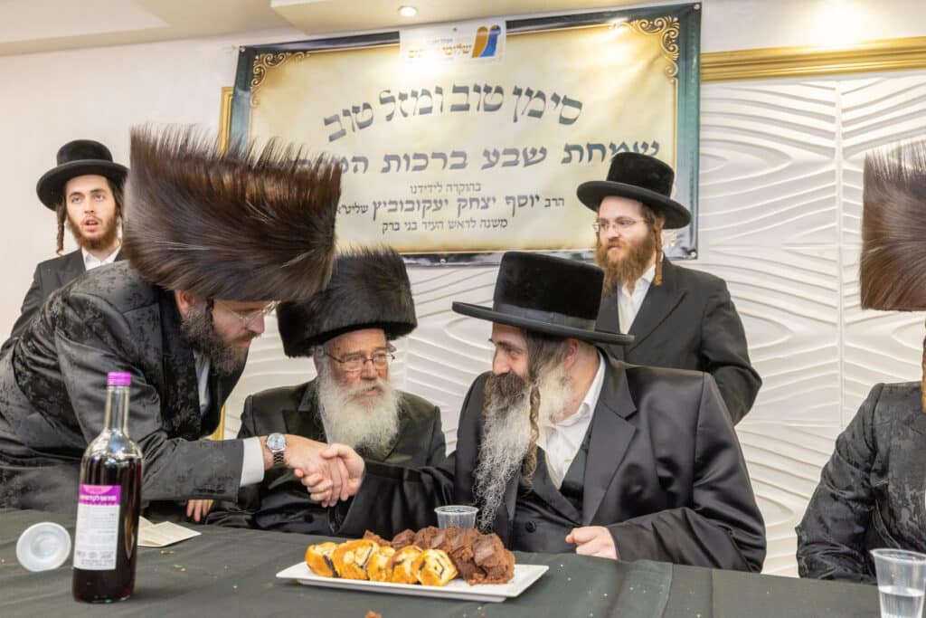 גלריה: בכירי העירייה בשבע ברכות של שלומי אמונים