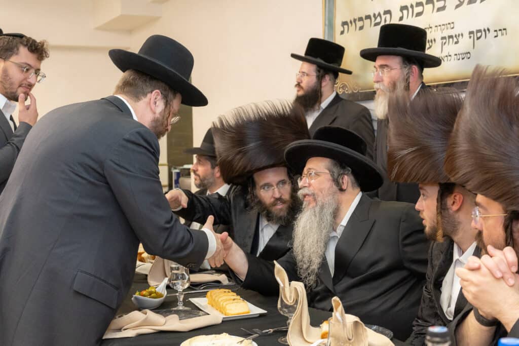גלריה: בכירי העירייה בשבע ברכות של שלומי אמונים