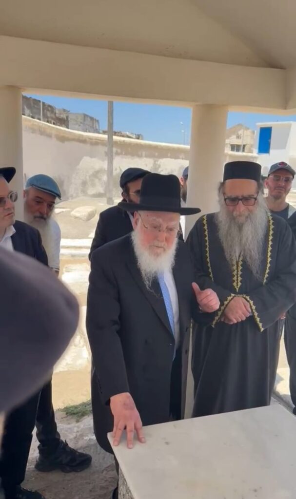 גלריה: מסעו של הגר"ח פינטו בקברי אבותיו במרוקו