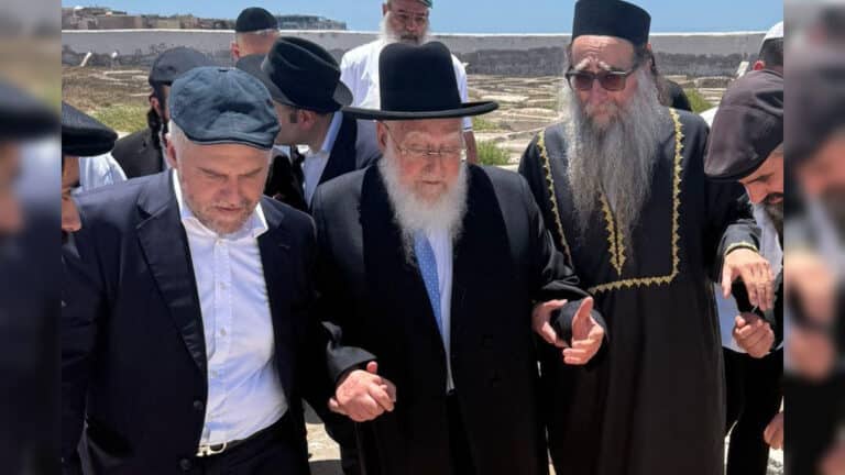 גלריה: מסעו של הגר"ח פינטו בקברי אבותיו במרוקו