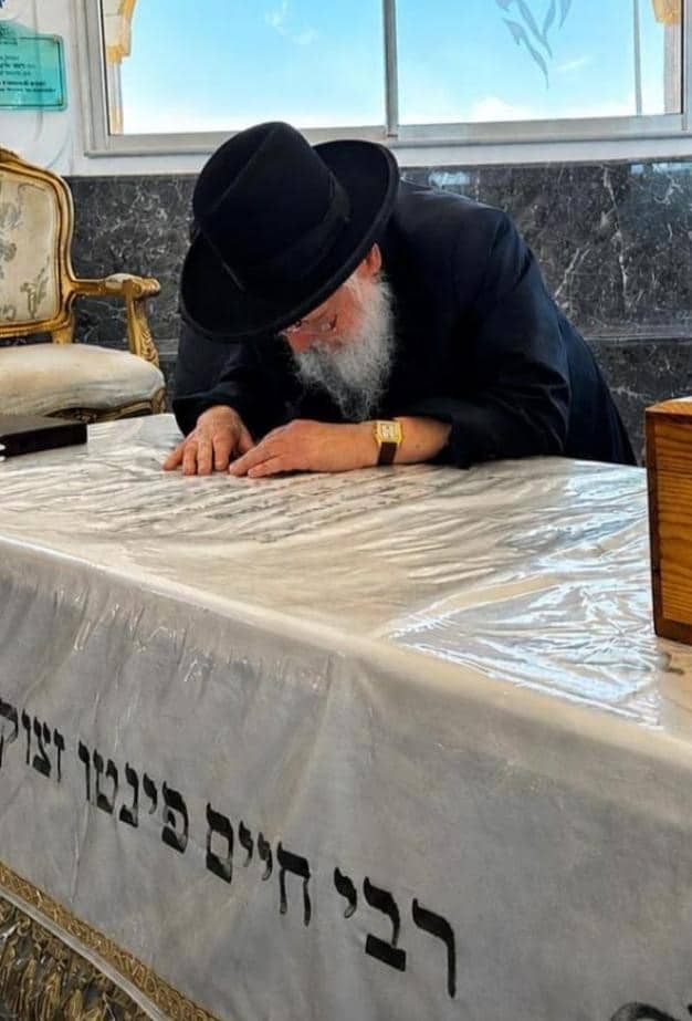 גלריה: מסעו של הגר"ח פינטו בקברי אבותיו במרוקו