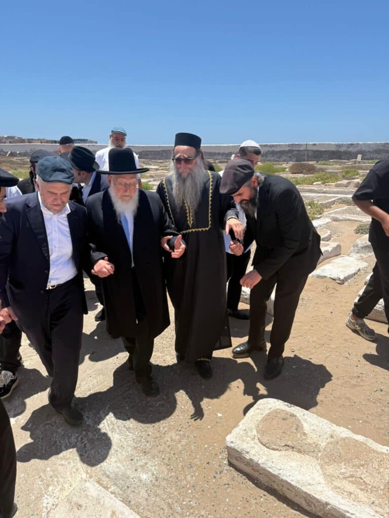 גלריה: מסעו של הגר"ח פינטו בקברי אבותיו במרוקו