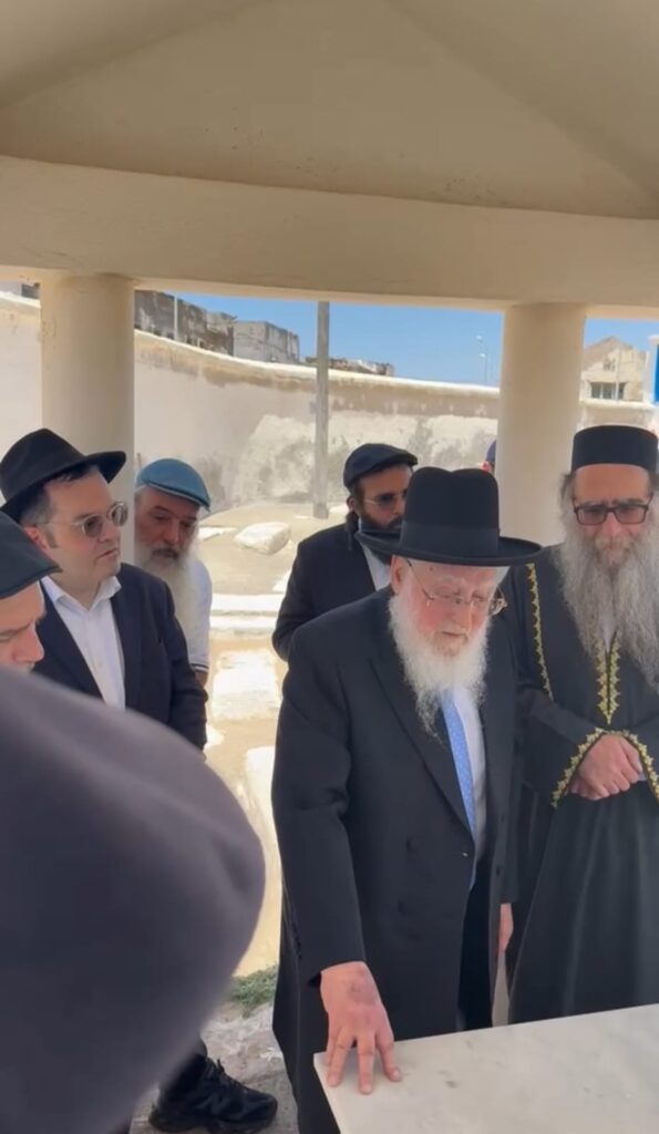 גלריה: מסעו של הגר"ח פינטו בקברי אבותיו במרוקו