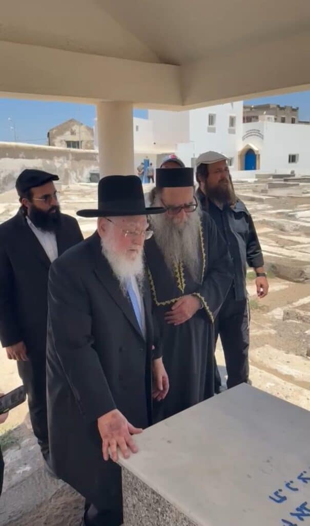 גלריה: מסעו של הגר"ח פינטו בקברי אבותיו במרוקו