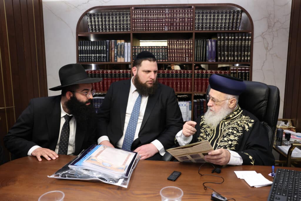 גלריה: במעמד מיוחד - הראשון לציון הסמיך את הסופרים