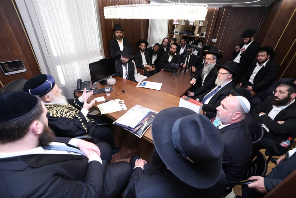 גלריה: במעמד מיוחד - הראשון לציון הסמיך את הסופרים