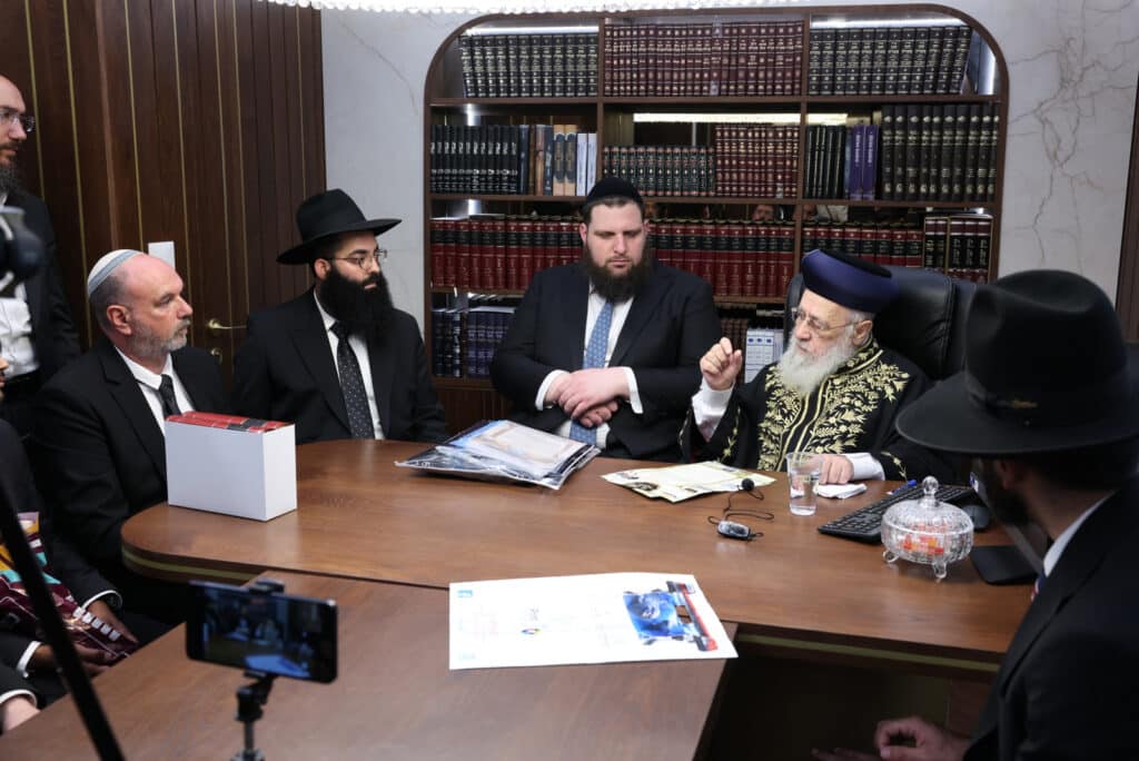 גלריה: במעמד מיוחד - הראשון לציון הסמיך את הסופרים
