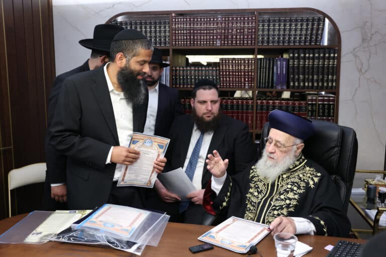 גלריה: במעמד מיוחד – הראשון לציון הסמיך את הסופרים