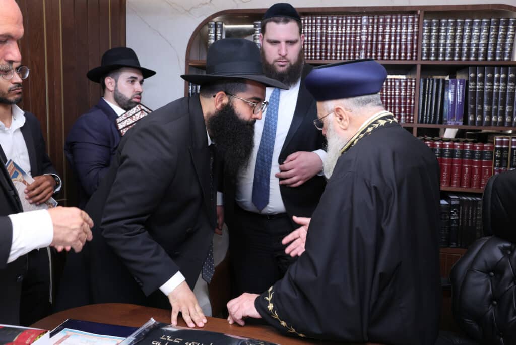 גלריה: במעמד מיוחד - הראשון לציון הסמיך את הסופרים