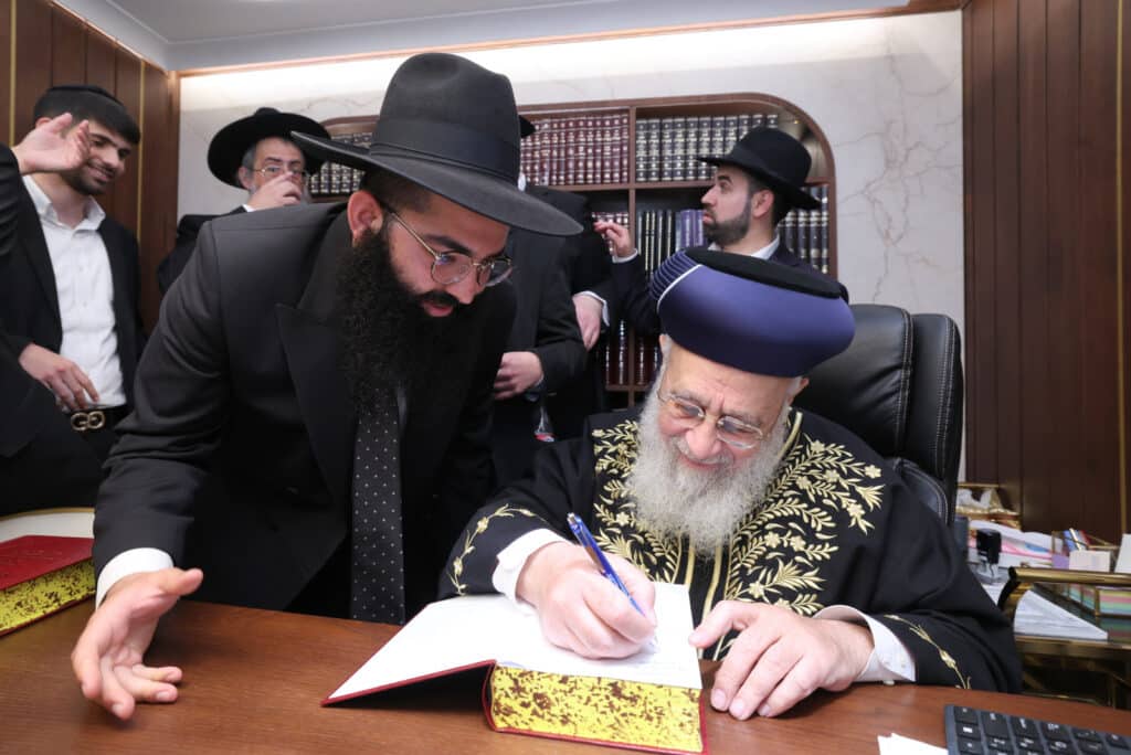 גלריה: במעמד מיוחד - הראשון לציון הסמיך את הסופרים