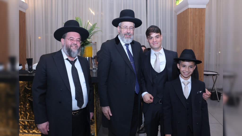 גלריה: שמחת הבר מצוה לנינו של הגאון רבי יצחק כהן