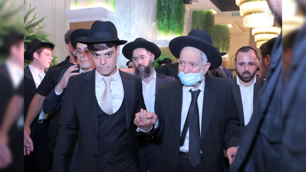 גלריה: שמחת הבר מצוה לנינו של הגאון רבי יצחק כהן