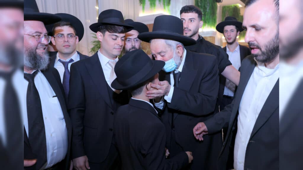 גלריה: שמחת הבר מצוה לנינו של הגאון רבי יצחק כהן