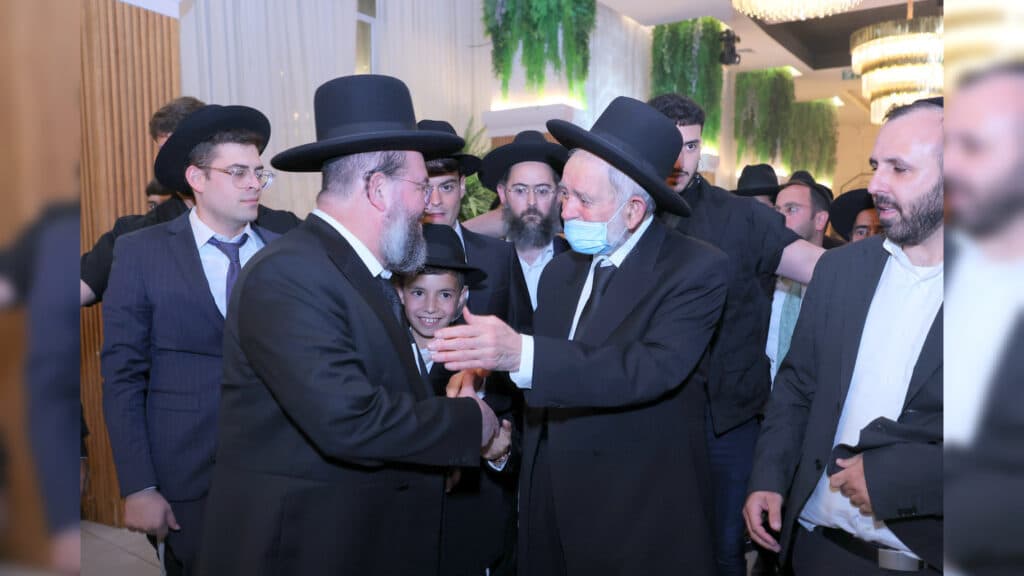 גלריה: שמחת הבר מצוה לנינו של הגאון רבי יצחק כהן